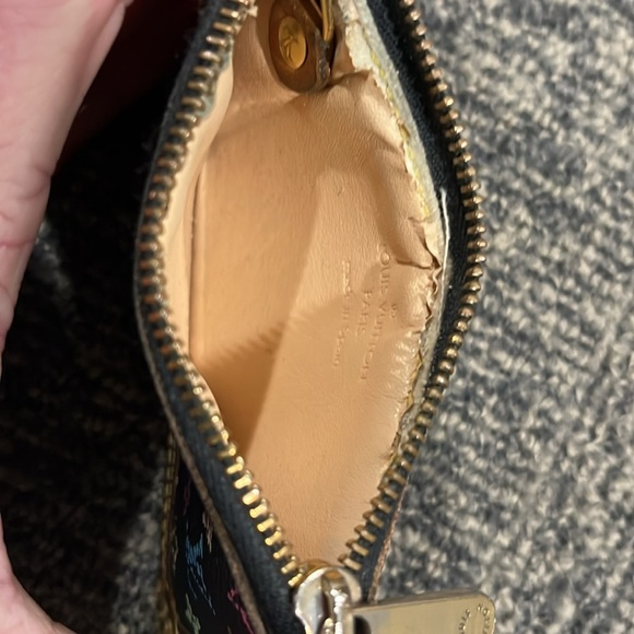 Louis Vuitton Murakami Coin/Card Holder with small chain and carabiner - Picture 8 of 8